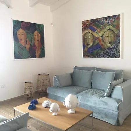 Con Piscina Privata *